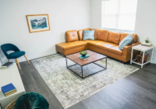 Quiet 2BD rental with mountain views close to JCMC