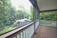 2Bd/1Ba ,opt'l +1Bd/1Ba, stream/waterfall/firepit, in Cashiers. Pet Friendly,