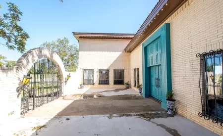 Spanish Style Mansion in NE Tx - Reunions, Group/Corp Retreats, Couples Weekend