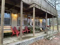 Cabinonthecreek.TX-Lake Limestone- Tasteful Rustic Charm & Grace.
