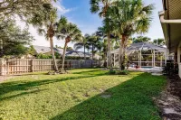 Coastal Chic Home Close to Everything - King Bed, Pool & Spa, BBQ