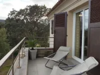 Apartment in residence with swimming pool, janitor, 7 minutes walk from the beach Hotels in Zonza