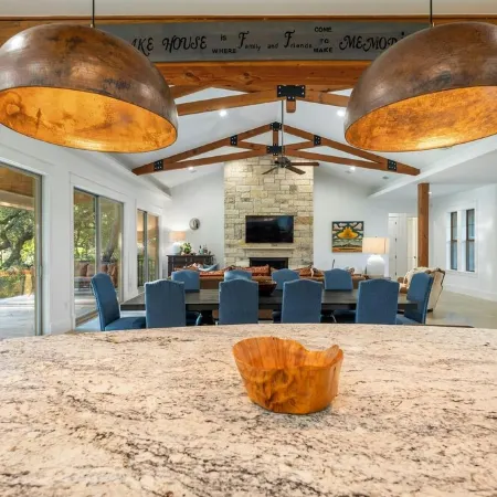 Luxury Waterfront Farmhouse - Fire Pit, Chef's Kitchen-Poker Table -Sleeps 24