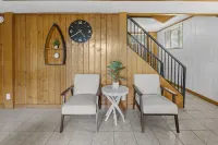 Spacious Resort Cabin – Sleeps 16, Minutes to Silver Dollar City!