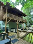 Creekside, Pet Friendly Mountain Log Cabin in the Smokies,  Fire Pit + Hot Tub