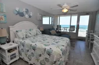 Gorgeous Oceanfront Studio Cozy Condo with Private Balcony.