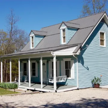 Peaceful Country Cottage with Game Room & Hot Tub