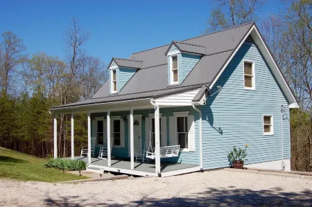 Peaceful Country Cottage with Game Room & Hot Tub