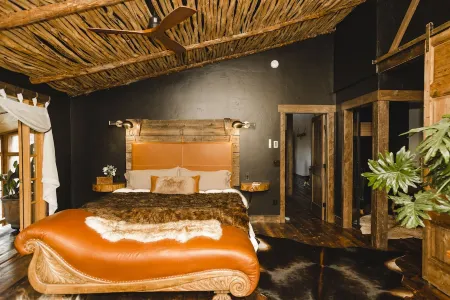 Luxury ranch cabin for 12, dog friendly with hot tub, private valley with creek!