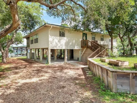 Hooked Up! Perfect Bay House with Dock - less than 1/2 mile walk from beach!