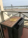 Sea view apartment with south-facing balcony facing the port Wifi