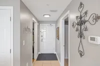 2 BED + 2 BATH: MASTER SUITE ON THE BEACH WITH FREE BEACH SERVICE!!!