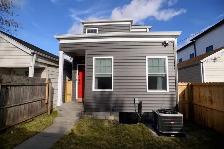 NEW HOME-Location! UofL, Churchill Downs, EXPO, Downtown, NULU Отели рядом с достопримечательностью «T3»