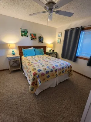 You'll love Sea Glass. Steps from the beach. Free linens. - 3-Star