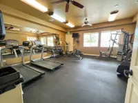 Super cute, family friendly, pool, rec room, near Zion, Bryce, & Shakespeare