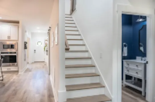 New Build! 5 Bedrooms & 3.5 Baths! 5 Minutes to Golf and the Village