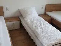Direkt Unterhalb vom Schönen Hesselberg Hotels in Gerolfingen