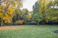 City estate offering privacy & seclusion near many attractions - Wifi