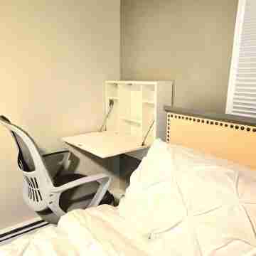 3-bedroom house in perfect Springfield with WiFi, AC Rooms