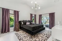 Luxury fully rehabed house with Lake View