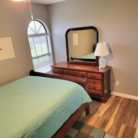 Norris Lake FarmHouse w/ Lakeviews, access and 140 acres to play.