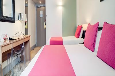 スタンダード トリプルルーム ホテル コーマルティン オペラ アストテルの写真