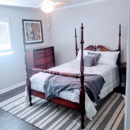 "Deja Blue" Lakeview Villa w/ Luxe Master Bedroom Views