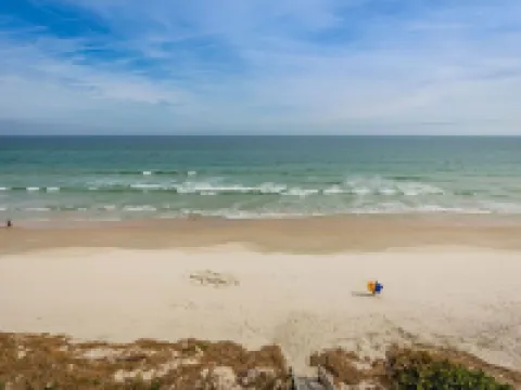 Renovated Condo with Pool on No Drive Beach Hotels in Ponce Inlet