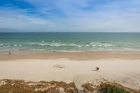 Renovated Condo with Pool on No Drive Beach