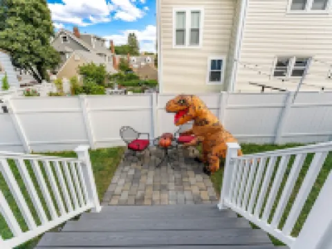 Luxury large house minutes to Cambridge and Boston Hotels in Watertown