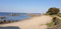 Exceptional location 2 steps from the sea for this single storey house