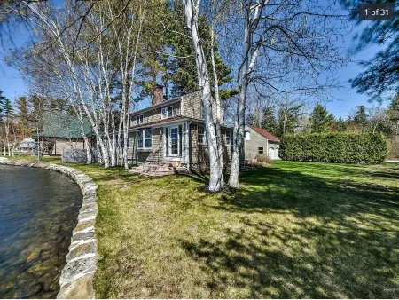 Veedon Fleece on the Lake