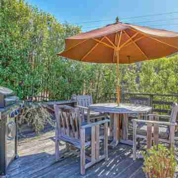 "Atherton Cottage Has Ocean View & Two Fireplaces! Hotel Exterior