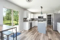 Westfield Gem! 7 Mins to Grand Park + Movie Room!