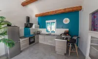Pretty bungalow in Le Luc-En-Provence
