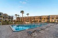 Coquina A203- Steps to the Beach - Swimmingpools