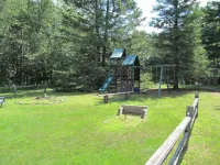 2 bedroom, 1 bath cabin with bunkhouse on fully recreational lake Hotels in Trego