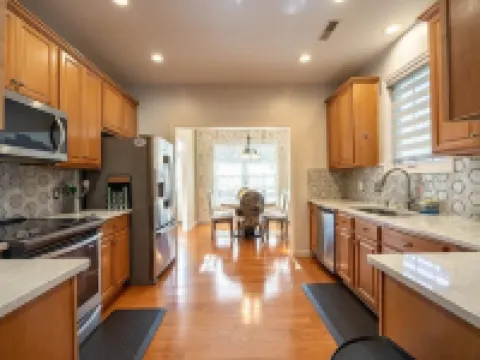 Family-friendly single home/Walking distance to shopping center and restaurants Hotels in Rio