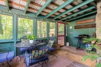 The Tree House, Vintage Mountain Retreat