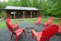Beautiful Mountain Views with Outdoor Hot Tub & Indoor Whirl Pool!