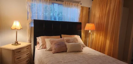 The Vintage Hideway Отели в г. Лемон Гров