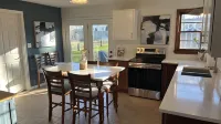 Poplar Place - 3 BR - Hot Tub - Steps from Downtown