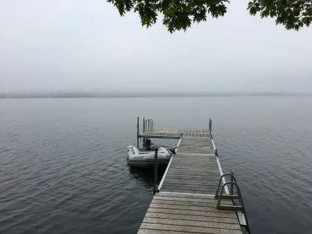 Cozy lake house on Sabattus Pond 2 bed 1 Bath