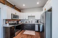 Lovely historic spot, walk to the square! Hotels in Franklin