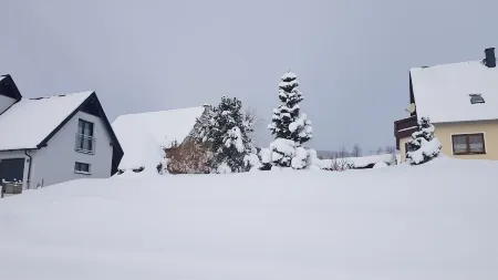 Kurort Oberwiesenthal - Erholung, 2-zi.-fewo Ansprechend, Gemütlich mit Terasse Отели рядом с достопримечательностью «Фихтельберг»