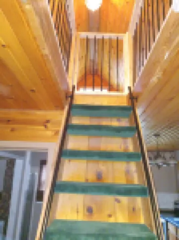 Country, hideaway cabin close to town, 15 minutes from wineries