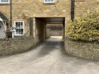Cosy Carol Cottage Just Off The High Street - 2-Star