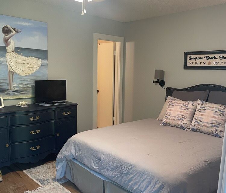 Photo 2 of 6