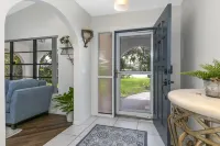 Peaceful and Spacious Pool home in Jensen Beach! RV-Boat Prkg-Fenced Yrd