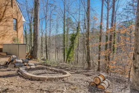 Waterfront Lake Lanier - Private Dock & Fire Pit space for the whole family!